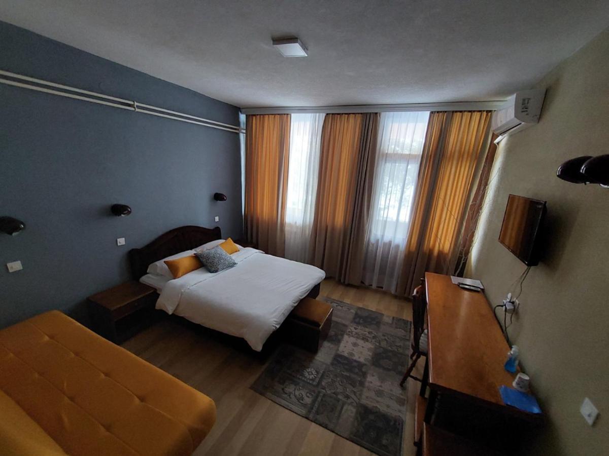 Lakeview Hotel And Resort Otesevo Exteriör bild