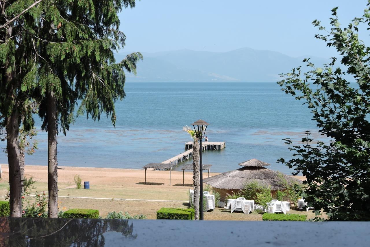 Lakeview Hotel And Resort Otesevo Exteriör bild