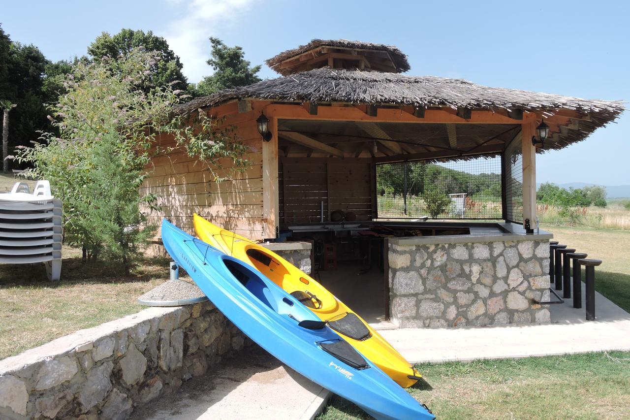 Lakeview Hotel And Resort Otesevo Exteriör bild